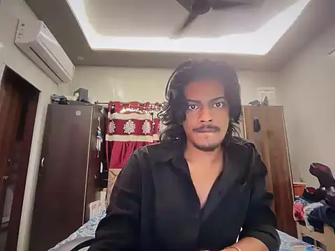 Ujjwallkumar0069 online show from June 15, 4:42 pm