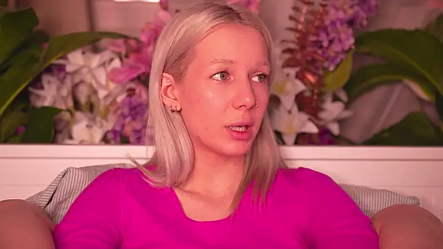 RanyThomson online show from November 27, 6:32 pm