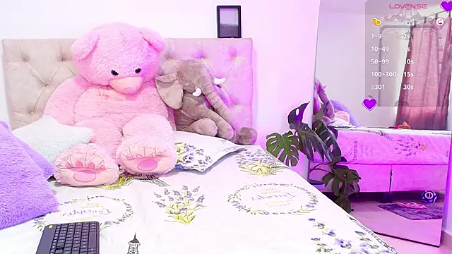 SoofiKiss online show from October 9, 8:51 pm