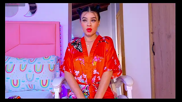 Snapshot of BabyDollvibes chatting on December 4, 6:05 pm BabyDollvibes online show from December 4, 6:05 pm