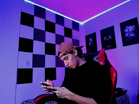 Snapshot of jeycobb chatting on November 20, 11:04 pm jeycobb online show from November 20, 11:04 pm