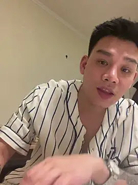 Snapshot of latava chatting on October 7, 8:50 pm latava online show from October 7, 8:50 pm