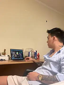 Snapshot of latava chatting on October 8, 5:10 pm latava online show from October 8, 5:10 pm