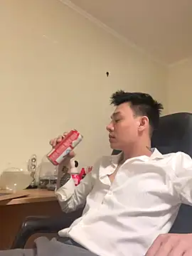 Snapshot of latava chatting on October 9, 4:38 pm latava online show from October 9, 4:38 pm