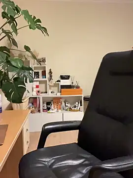 Snapshot of latava chatting on October 24, 3:30 pm latava online show from October 24, 3:30 pm