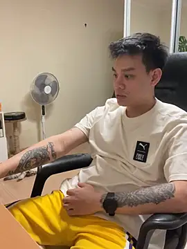 Snapshot of latava chatting on November 6, 4:08 pm latava online show from November 6, 4:08 pm