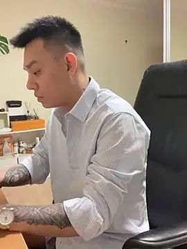 Snapshot of latava chatting on November 8, 3:23 pm latava online show from November 8, 3:23 pm