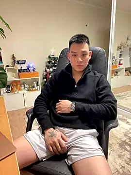 Snapshot of latava chatting on December 2, 4:02 pm latava online show from December 2, 4:02 pm