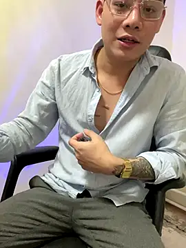 Snapshot of latava chatting on December 15, 4:00 pm latava online show from December 15, 4:00 pm