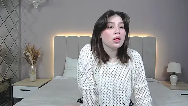 Snapshot of DianaMello chatting on October 14, 5:19 am DianaMello online show from October 14, 5:19 am