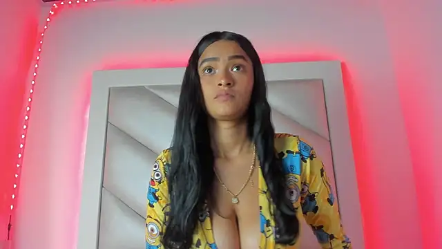 Snapshot of Madeline_jade chatting on October 31, 3:29 am Madeline jade online show from October 31, 3:29 am