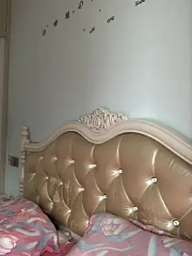 Snapshot of Mile-m chatting on March 20, 8:41 am Mile-m online show from March 20, 8:41 am