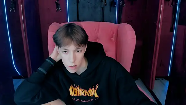 Snapshot of MarkBranston chatting on November 7, 3:12 pm MarkBranston online show from November 7, 3:12 pm