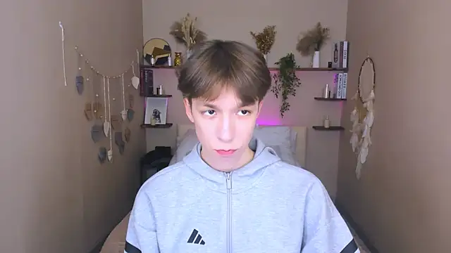 Snapshot of MarkBranston chatting on November 11, 8:53 pm MarkBranston online show from November 11, 8:53 pm