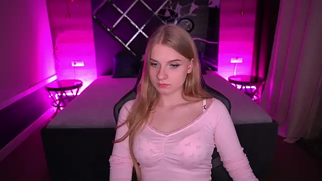 ViviAnneD online show from October 18, 7:47 pm