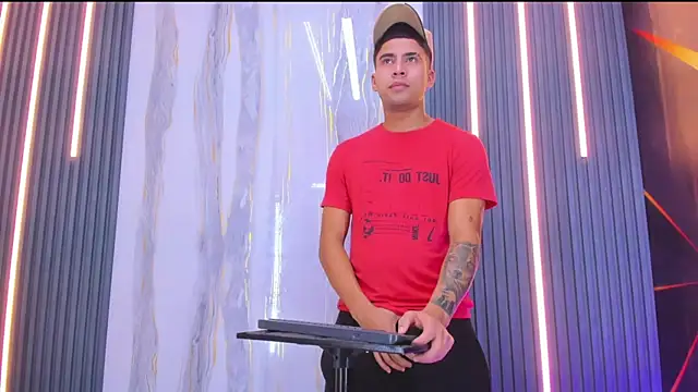 Play boys Hot2 online show from November 23, 4:12 am