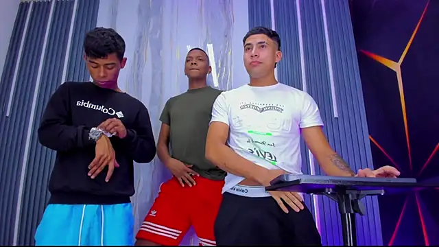 Play boys Hot2 online show from November 26, 4:13 am