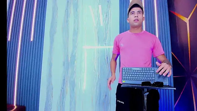 Play boys Hot2 online show from December 1, 7:52 pm