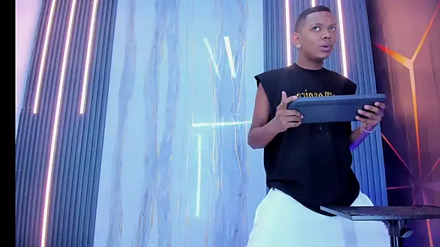 Play boys Hot2 online show from December 2, 8:15 pm