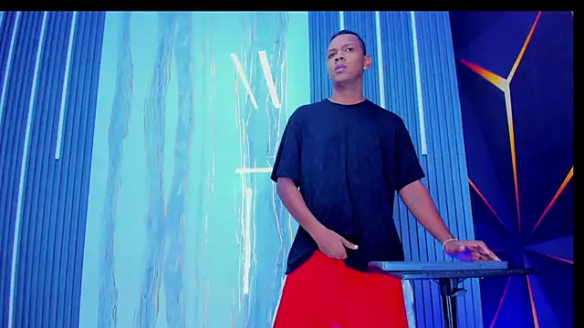 Play boys Hot2 online show from December 5, 11:30 am