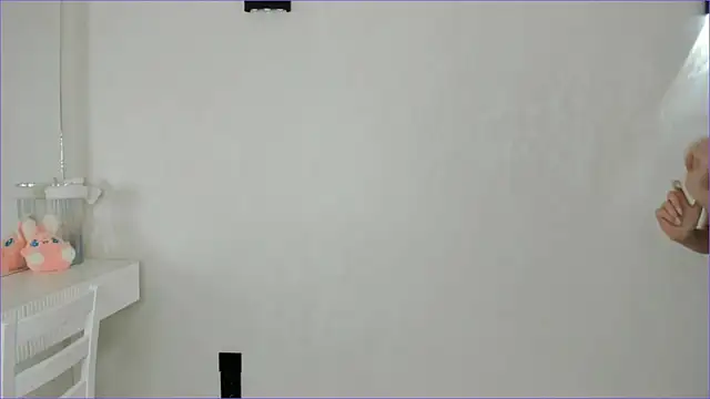 Snapshot of aizury_chi chatting on November 18, 10:31 am aizury chi online show from November 18, 10:31 am