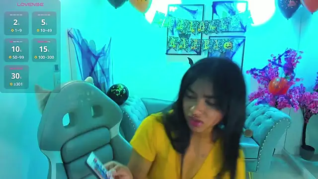 Juliie coper online show from October 29, 12:51 pm