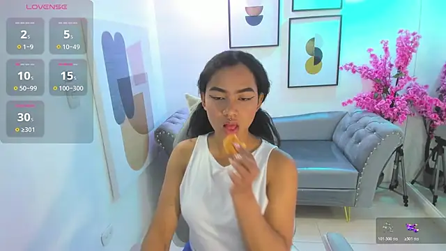 Juliie coper online show from November 11, 12:38 pm