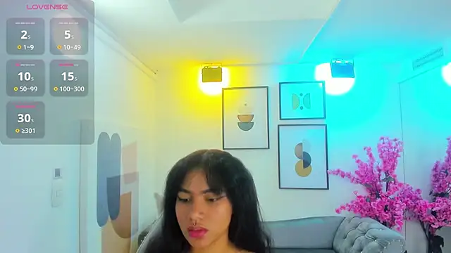 Juliie coper online show from November 19, 12:38 pm