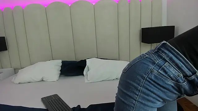 Alanha   online show from October 24, 4:42 am