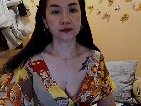 Snapshot of KissHott chatting on November 20, 3:12 pm KissHott online show from November 20, 3:12 pm