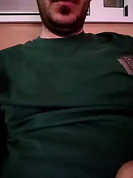 Snapshot of arksex32 chatting on April 18, 2:43 pm arksex32 online show from April 18, 2:43 pm