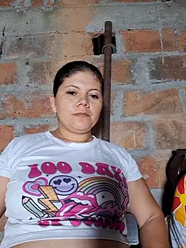 lady and charly online show from December 17, 2:06 am