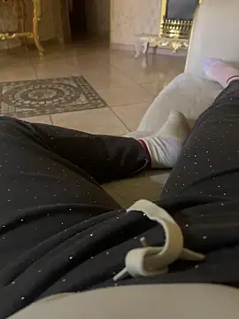 Snapshot of Bionda19 chatting on November 10, 8:13 am Bionda19 online show from November 10, 8:13 am