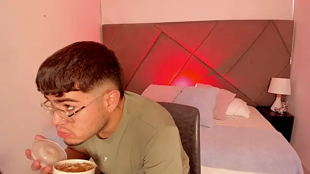 thiago occonor online show from October 15, 4:29 pm