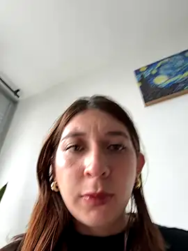 DaisyEmily online show from November 9, 7:12 pm