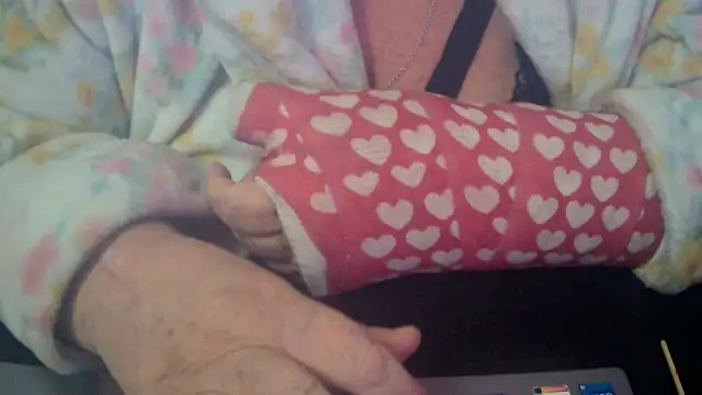 Playful MILF Demi online show from November 16, 6:24 pm