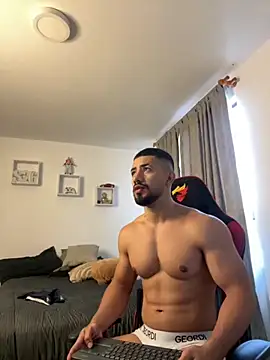 Snapshot of Ezzio_Scolaro chatting on October 17, 12:19 pm Ezzio Scolaro online show from October 17, 12:19 pm