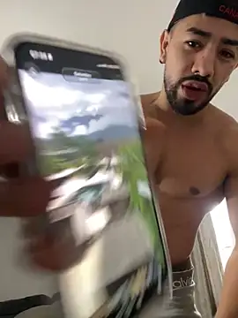 Snapshot of Ezzio_Scolaro chatting on October 30, 12:39 pm Ezzio Scolaro online show from October 30, 12:39 pm