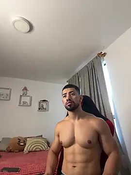 Snapshot of Ezzio_Scolaro chatting on November 7, 11:21 am Ezzio Scolaro online show from November 7, 11:21 am