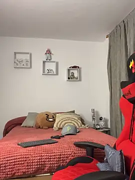 Snapshot of Ezzio_Scolaro chatting on November 7, 11:27 pm Ezzio Scolaro online show from November 7, 11:27 pm