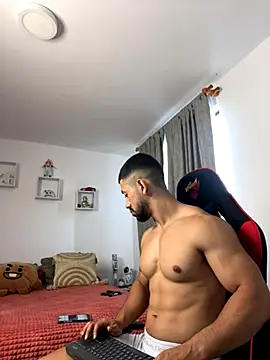 Snapshot of Ezzio_Scolaro chatting on November 11, 12:05 pm Ezzio Scolaro online show from November 11, 12:05 pm