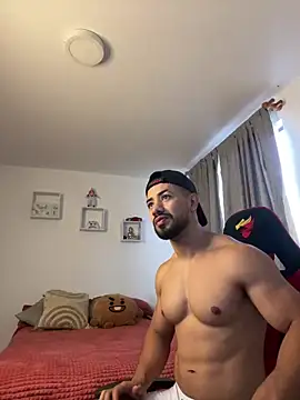 Snapshot of Ezzio_Scolaro chatting on November 13, 11:42 am Ezzio Scolaro online show from November 13, 11:42 am