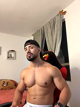 Snapshot of Ezzio_Scolaro chatting on November 13, 11:47 pm Ezzio Scolaro online show from November 13, 11:47 pm