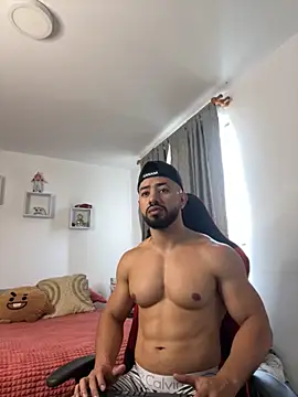 Snapshot of Ezzio_Scolaro chatting on November 15, 12:56 pm Ezzio Scolaro online show from November 15, 12:56 pm