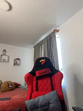 Snapshot of Ezzio_Scolaro chatting on November 18, 12:09 pm Ezzio Scolaro online show from November 18, 12:09 pm