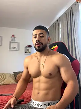 Snapshot of Ezzio_Scolaro chatting on November 20, 11:43 am Ezzio Scolaro online show from November 20, 11:43 am