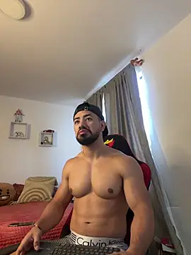 Snapshot of Ezzio_Scolaro chatting on November 21, 12:04 pm Ezzio Scolaro online show from November 21, 12:04 pm