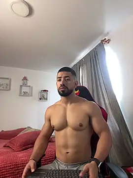 Snapshot of Ezzio_Scolaro chatting on November 24, 1:44 pm Ezzio Scolaro online show from November 24, 1:44 pm