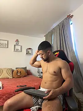 Snapshot of Ezzio_Scolaro chatting on November 25, 12:05 pm Ezzio Scolaro online show from November 25, 12:05 pm