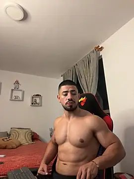 Snapshot of Ezzio_Scolaro chatting on December 3, 12:29 am Ezzio Scolaro online show from December 3, 12:29 am